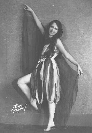 Mellen, Nonie